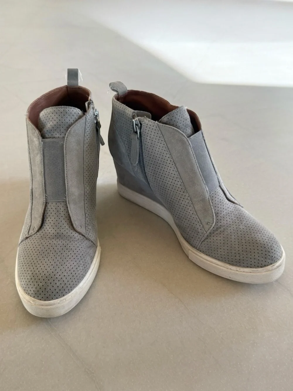 Linea Paolo Felicia Gray Suede Hidden Wedge Sneaker Booties Size 6